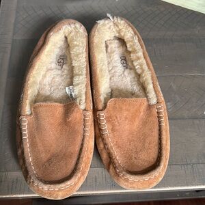 Used UGGS